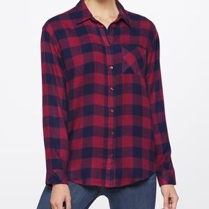 Market & Spruce Red and Blue Long Sleeve Button Down Shirt